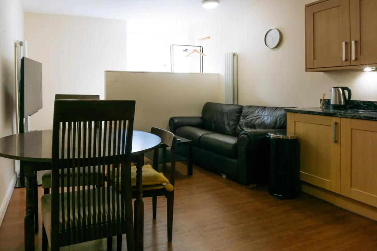 Homely 3 Bedroom In The Heart Of Central Edinburg Exteriör bild