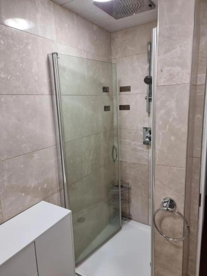 Homely 3 Bedroom In The Heart Of Central Edinburg Exteriör bild