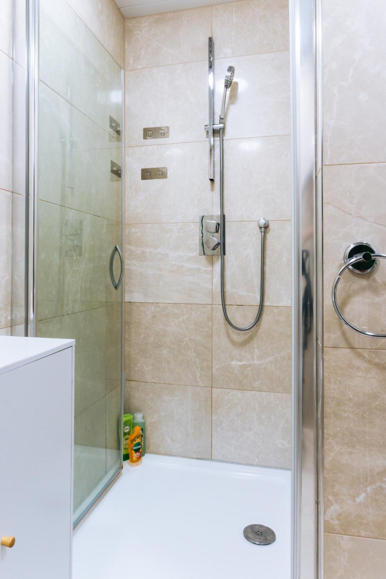 Homely 3 Bedroom In The Heart Of Central Edinburg Exteriör bild
